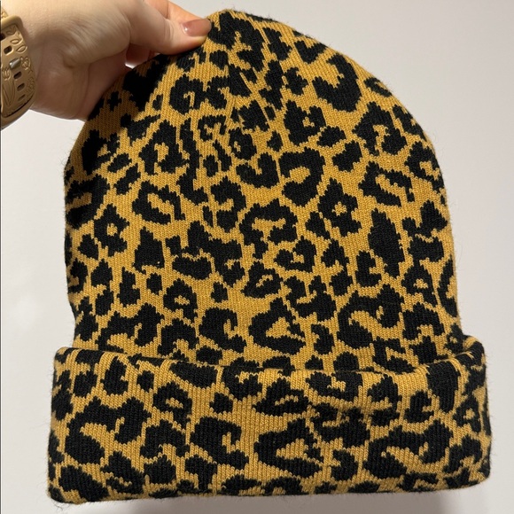 VANS | Women's Breaking Curfew Beanie - Picture 3 of 6